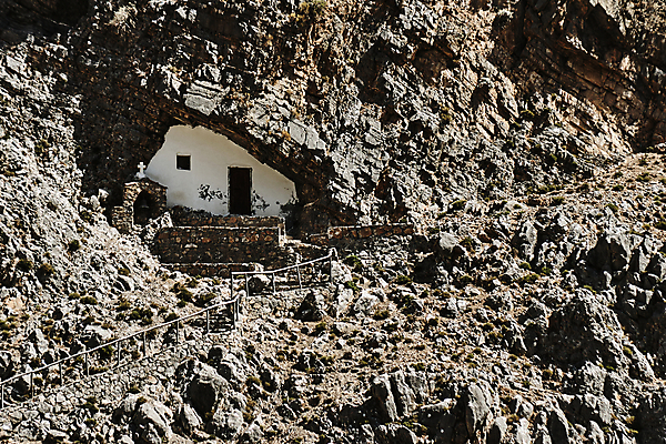 포토 JPG 해외이미지 나무 식물 전통 유럽 종교 벽 섬 십자가 건축양식 창문 자연 산 사람없음 교회 문 종 동굴 그리스 그리스인 해외202004 해외포토 서양인 건축 나라 종교건축 건물 생태계 파일형식 이미지허브