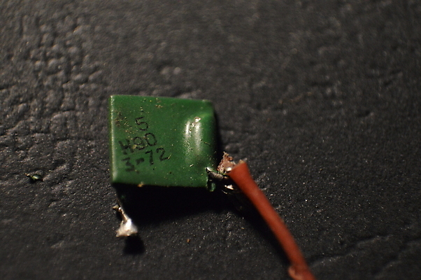 포토 JPG 해외이미지 산업 백그라운드 부분 사람없음 금속 검은색 힘 장비 묘사 라디오 반도체 전자 아날로그 공학 다이오드 실리콘 엘리먼트 옛날 하드웨어 해외202004 해외포토 교육 컬러 재질 전자제품 컴퓨터 파일형식 이미지허브