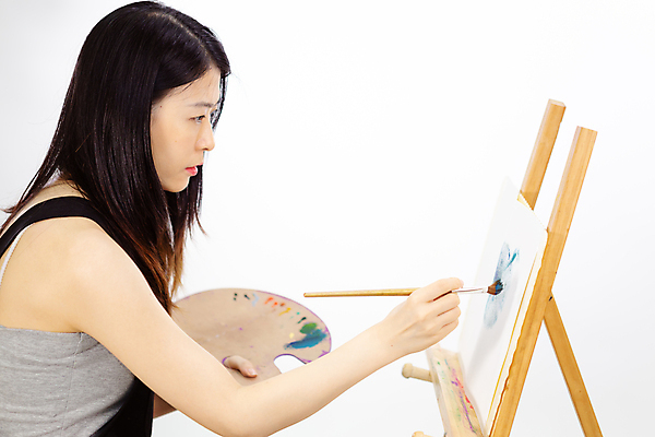 포토 JPG 해외이미지 백그라운드 추상 수채화 미술 한명 컬러풀 중국 침묵 페인트 물감 붓 팔레트 이젤 만족 그림 질감 예술가 캔버스 페인트붓 화가 해외202004 해외포토 직업 1 감정 아시아 컬러 무늬 문화예술 사람 소리 미술도구 파일형식 이미지허브