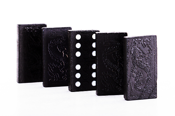 포토 JPG 해외이미지 사람없음 검은색 일렬 도미노 해외202004 해외포토 컬러 파일형식 이미지허브