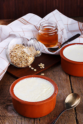 포토 JPG 해외이미지 음식 유리 디저트 건강 씨앗 사람없음 여름 숟가락 냉동 식사 우유 신선 달콤 맛 아침식사 상품 혼합 유기농 심플 꿀 요거트 그리스인 내추럴 점심식사 아마 오트밀 요구르트 칼슘 해외202004 해외포토 서양인 식물 웰빙 계절 꽃 컨셉 재질 유제품 수저 파일형식 귀리 이미지허브