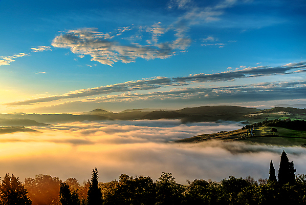 포토 JPG 해외이미지 나무 구름 계절 유럽 여행 잎 밭 자연 하늘 휴가 풍경 사람없음 야외 가로 초록색 파란색 노란색 일출 계곡 봄 이탈리아 흰색 시골 땅 지중해 언덕 장면 내추럴 구성 토스카나 해외202004 해외포토 자연요소 식물 나라 바다 컬러 농업 노을 생태계 파일형식 이미지허브