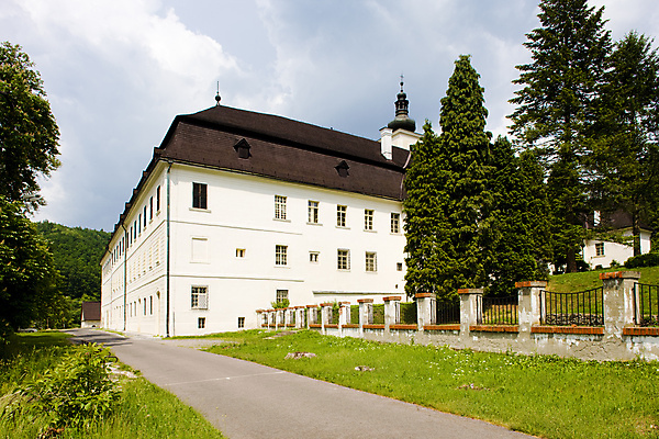 포토 JPG 해외이미지 외관 유럽 여행 고건축 건축양식 사람없음 야외 건물 궁전 세계여행 성 역사 시력 기념물 천연기념물 슬로바키아 옛날 해외202004 해외포토 건축물 건축 나라 세계 파일형식 이미지허브