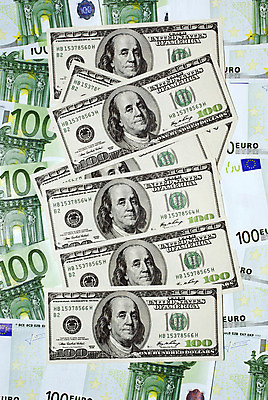 포토 JPG 해외이미지 유럽 종이 백그라운드 컨셉 지폐 돈 비즈니스 성공 추상 사람없음 초록색 금융 경제 쇼핑 세일 달러 쪽지 저축 유로 흰색 변화 시장 재산 구매 주식 수집 심볼 속도 투자 상업 결제 이익 계산서 고립 해외202004 해외포토 나라 컬러 무늬 파일형식 이미지허브