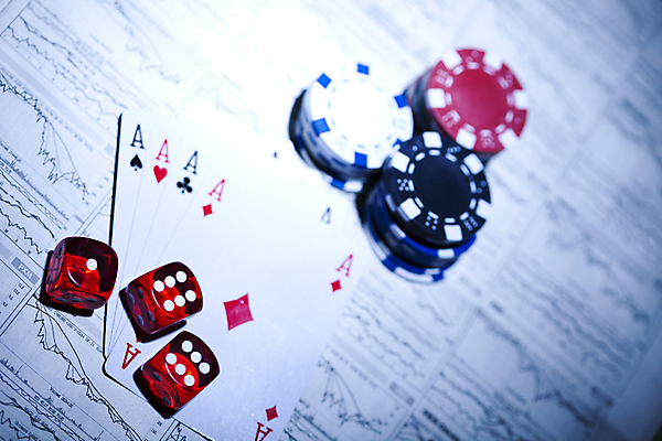 포토 JPG 해외이미지 실내 사람없음 트럼프 도박 카지노 주사위 겜블 해외202004 해외포토 내부 놀이용품 파일형식 이미지허브