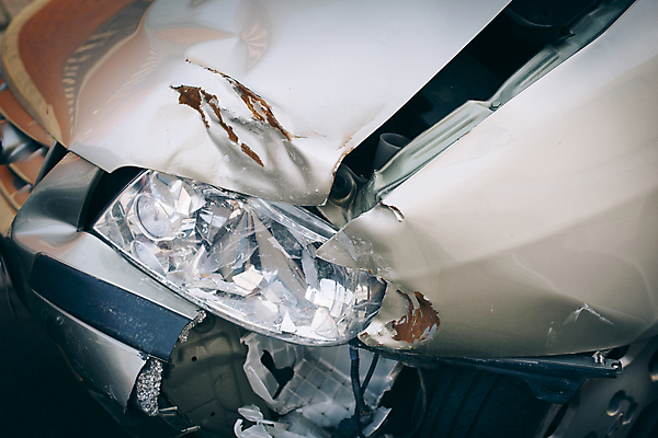 포토 JPG 해외이미지 도로 길 신체 교통시설 자동차 거리 안전 사람 사람없음 가로 달리기 금속 검은색 페인트 손상 흰색 수리 위험 엉덩이 충돌 자르기 사건 중개인 타이어 승객 보험 모터 고립 깨짐 때리기 범퍼 자동 픽업 해외202004 해외포토 직업 육상교통 컬러 교통 컨셉 모션 재질 신체부위 시설 파일형식 이미지허브