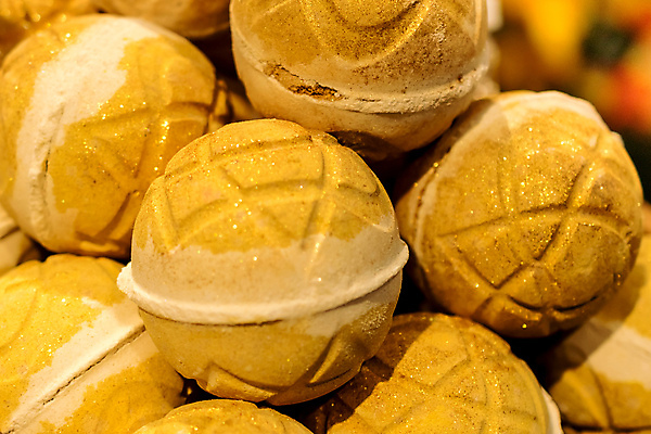 포토 JPG 해외이미지 접시 음식 빵 분홍색 채소 오렌지 과일 아이스크림 디저트 부활절 건강 사람없음 목재 컬러풀 갈색 노란색 쿠키 케이크 계란 버섯 빵집 욕실 흰색 신선 달콤 아침식사 씻기 설탕 굽기 크림 유기농 비누 마카롱 프랑스어 고립 샤워실 위생관리 페스츄리 핸드메이드 해외202004 해외포토 나무 문자 식기 웰빙 기념일 컬러 재료 관리 위생용품 상점 알 식사 청결 맛 구이 샤워시설 파일형식 이미지허브