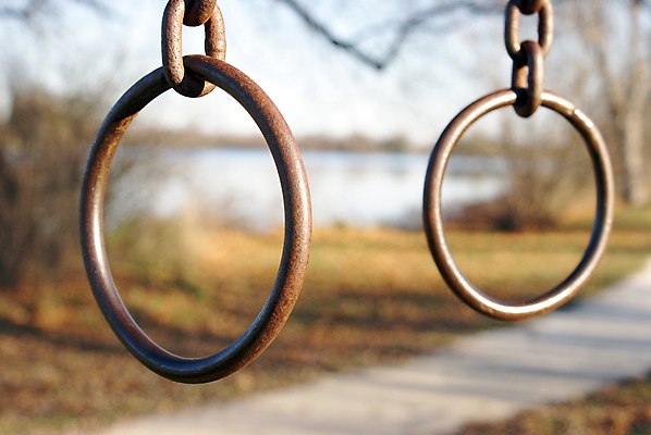 포토 JPG 해외이미지 공원 스포츠 운동선수 건강 사람없음 운동 힘 반지 원형 놀이터 체조선수 체조 해외202004 해외포토 도형 공공시설 장신구 놀이 파일형식 이미지허브