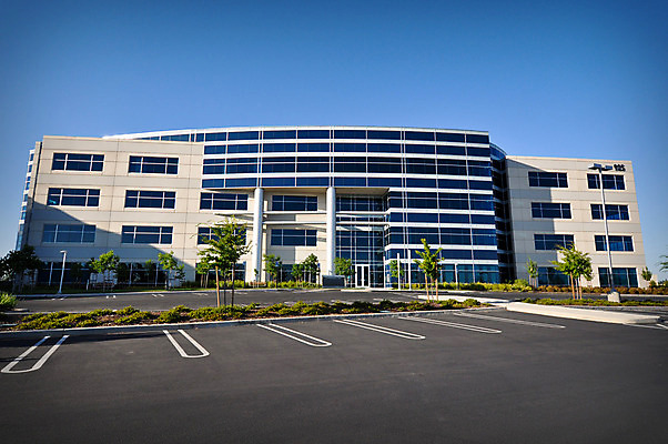 포토 JPG 해외이미지 외관 교육 산업 비즈니스 공장 학교 하늘 새로움 사람없음 건물 파란색 사무실 정원 블록 제조 작음 창고 지역 일반 해외202004 해외포토 건축물 컬러 컨셉 공업 크기 파일형식 이미지허브