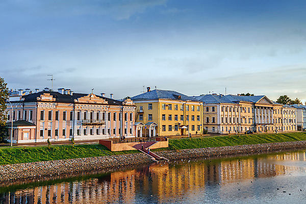포토 JPG 해외이미지 외관 유럽 여행 건축양식 하늘 주택 풍경 사람없음 야외 건물 물 여름 강 도시 역사 러시아 북쪽 러시아인 옛날 해외202004 해외포토 자연요소 서양인 건축물 계절 건축 나라 방향 파일형식 이미지허브