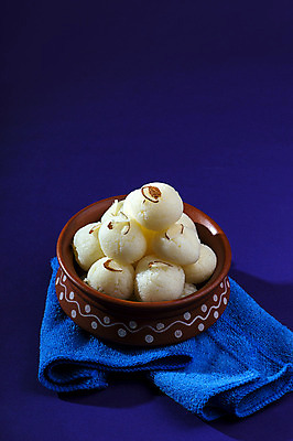 포토 JPG 해외이미지 디저트 사람없음 도자기 원형 사기그릇 냅킨 인도음식 해외포토 도형 그릇 음식 동양음식 파일형식 이미지허브