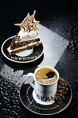 포토 JPG 해외이미지 문화 커피 음료 음식 백그라운드 비즈니스 아침 콩 미술 사람없음 컵 갈색 초콜릿 숟가락 침묵 거품 카페 머그컵 마시기 신선 뜨거움 액체 붓기 아침식사 티스푼 컵받침 크림 오브젝트 싱글 상쾌 슛 카푸치노 에스프레소 중독 고립 라떼 모카 카페인 해외202004 해외포토 주간 식기 감정 컬러 모션 문화예술 디저트 곡류 수저 상점 식사 소리 받침대 파일형식 이미지허브