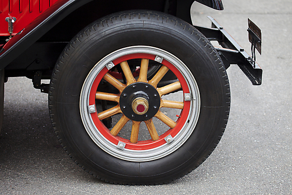 포토 JPG 해외이미지 자동차 안전 사람없음 빨간색 빛 금속 기계 장비 수확 골동품 기구 바퀴 구출 클래식 서비스 짐차 엔진 펌프 옛날 해외202004 해외포토 육상교통 컬러 컨셉 농업 재질 도움 파일형식 이미지허브