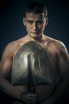 포토 JPG 해외이미지 백인 직업 손 남자 도로 신발 노동자 한명 안전 야외 건물 세로 공구 업무 구멍 보행로 황금 수리 중앙 안전모 헬멧 결심 굴착기 삽 발굴 슛 공학 유지 배수구 고립 땅바닥 땅파기 운영자 조작 해외202004 해외포토 서양인 1 건축물 교육 길 컨셉 교통시설 바닥 사람 신체부위 도구 작업 중장비 안전장비 보호장비 파일형식 이미지허브