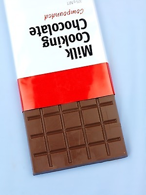 포토 JPG 해외이미지 요리 사람없음 초콜릿 우유 패키지 소매 슈퍼마켓 고립 해외202004 해외포토 디저트 유제품 상점 파일형식 이미지허브