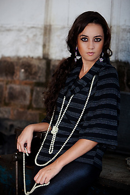 포토 JPG 해외이미지 모델 여자 갈색머리 성인 사람없음 유행 줄무늬 히스패닉 정비소 브라질사람 해외202004 해외포토 헤어스타일 무늬 사람 파일형식 이미지허브