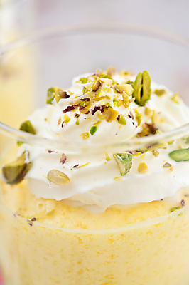 포토 JPG 해외이미지 음식 과일 유리 디저트 요리 사람없음 견과류 대접 달콤 크림 망고 무스 피스타치오 휘핑크림 해외202004 해외포토 재질 맛 열대과일 휘핑 파일형식 이미지허브