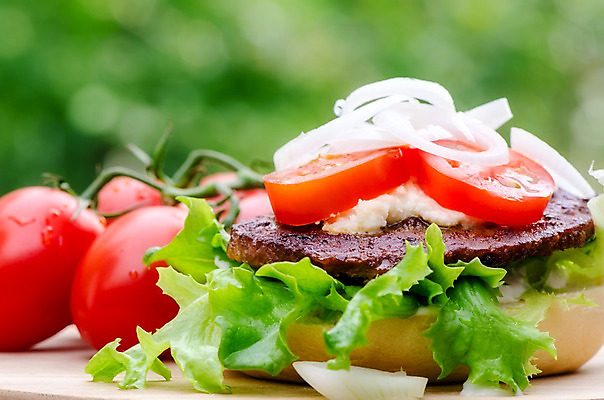 포토 JPG 해외이미지 문화 음식 백그라운드 토마토 채소 양파 샌드위치 육류 요리 사람없음 야외 목재 빨간색 초록색 여름 갈색 파티 식사 저녁식사 캠핑 소고기 햄버거 흰색 시장 중앙 그릴 상추 바비큐 굽기 먹기 오브젝트 점심식사 연소 고립 케밥 번 절임 치즈버거 해외202004 해외포토 나무 계절 빵 컬러 식재료 재료 모션 주방용품 레저 패스트푸드 이벤트 구이 파일형식 이미지허브