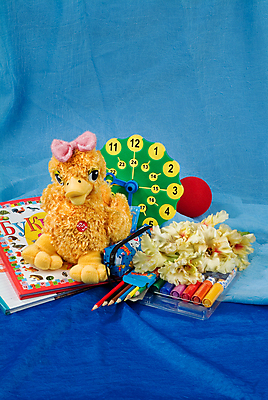 포토 JPG 해외이미지 교육 과학 백그라운드 컨셉 텍스트 교실 학교 탁자 책장 아이디어 사람없음 책 파란색 스터디 쌓기 교사 성경 정보 덮개 오픈 가르침 도서관 편지 읽기 오브젝트 교과서 클럽 대학교 문서 문학 페이지 사전 서점 고립 백과사전 북마크 쉬운 초보 해외202004 해외포토 직업 컬러 가구 종교용품 모션 교재 학습 상점 뚜껑 파일형식 이미지허브