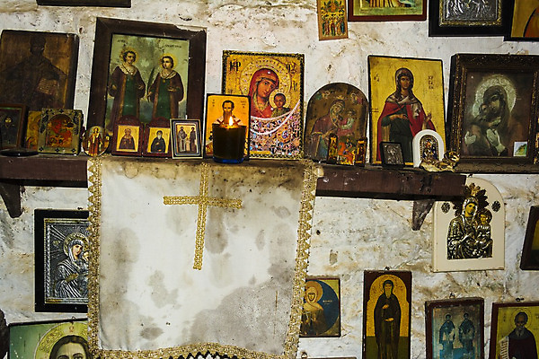 포토 JPG 해외이미지 전통 기독교 종교 문화 벽 십자가 미술 사람없음 교회 믿음 성경 침묵 탐험 골동품 바위 기도 소나무 사찰 예수 역사 성자 신비 비밀 그리스 명상 신성 수도원 천연기념물 비잔틴 숭배 신앙심 해외202004 해외포토 나무 감정 유럽 컨셉 종교용품 종교건축 문화예술 건물 소리 돌_바위 신_종교 제국 파일형식 이미지허브