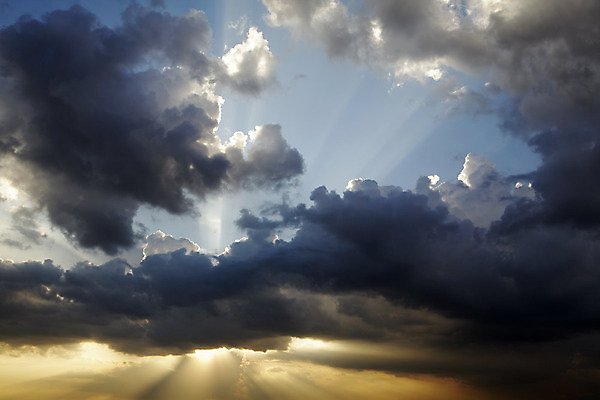 포토 JPG 해외이미지 구름 백그라운드 자연 하늘 풍경 사람없음 야외 파란색 빛 햇빛 태양 맑음 황혼 일몰 새벽 광선 분위기 저녁 질감 드라마 천국 설정 빛망울 내추럴 강렬 현상 효과 해외202004 해외포토 자연요소 컬러 컨셉 날씨 노을 야간 생태계 파일형식 이미지허브