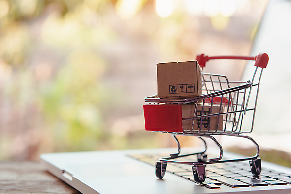 포토 JPG 해외이미지 산업 종이 컨셉 돈 인터넷 비즈니스 휴가 주택 사람없음 노트북 쇼핑 세일 상점 디지털 웹 카트 화물 시장 E 구매 상품 가격 사이버 상업 소매 온라인 물류 전자상거래 매각 목록 무료 공급 해외202004 해외포토 알파벳 건물 전자제품 운송업 재산 파일형식 이미지허브