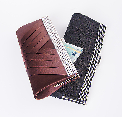 포토 JPG 해외이미지 백그라운드 컨셉 지폐 돈 가방 비즈니스 성공 사람없음 빨간색 초록색 금융 쇼핑 유행 달러 저축 흰색 오픈 화려 지갑 재산 고급 가죽 투자 결제 고립 해외202004 해외포토 잡화 컬러 경제 파일형식 이미지허브