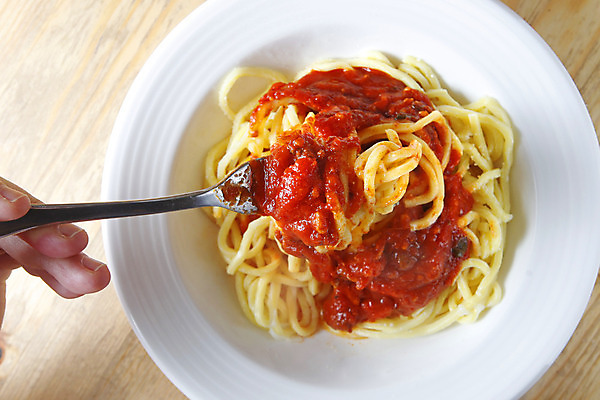 포토 JPG 해외이미지 접시 음식 파스타 스파게티 사람없음 식당 이탈리아 국수 해외202004 해외포토 식기 유럽 서양음식 상점 면류 파일형식 이미지허브