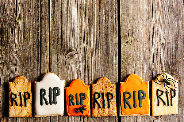 포토 JPG 해외이미지 백그라운드 탁자 디저트 사람없음 장식 쿠키 할로윈 달콤 비석 거미 핸드메이드 해외202004 해외포토 음식 가구 곤충 맛 파일형식 이미지허브