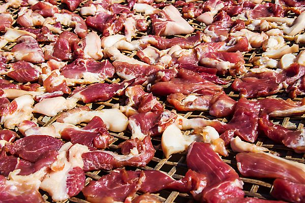 포토 JPG 해외이미지 전통 음식 조각 백그라운드 재료 태국 건조 마늘 육류 돼지고기 요리 동양인 사람없음 목재 빨간색 여름 햇빛 태양 갈색 바구니 식사 소고기 튀김 흰색 신선 뜨거움 맛 그릴 보호 바비큐 먹기 대나무 날것 슬라이스 훈제 점심식사 고립 단백질 해외202004 해외포토 자연요소 나무 계절 아시아 컬러 컨셉 채소 식재료 모션 주방용품 인종 영양소 파일형식 이미지허브