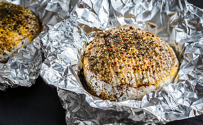 포토 JPG 해외이미지 음식 조각 2 재료 부분 탁자 치즈 건강 요리 사람없음 목재 식사 저녁식사 바위 신선 원형 그릴 상품 굽기 먹기 은박지 향신료 부드러움 레시피 후추 프랑스어 점심식사 뷔페 숙성 채식주의자 해외202004 해외포토 도형 나무 문자 가구 모션 주방용품 유제품 돌_바위 감각 구이 채식 향미료 파일형식 이미지허브