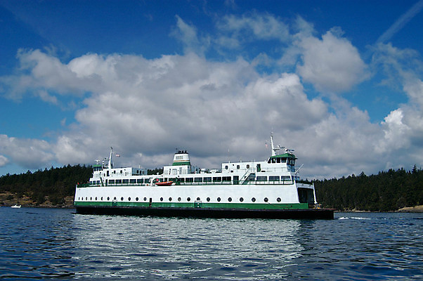 포토 JPG 해외이미지 구름 바다 여행 교통시설 자동차 하늘 항해 사람없음 야외 물 만 보트 함선 상업 포트 네비게이션 시애틀 워싱턴 통근 해외202004 해외포토 자연요소 육상교통 교통 배_교통 미국 시설 출근 파일형식 이미지허브