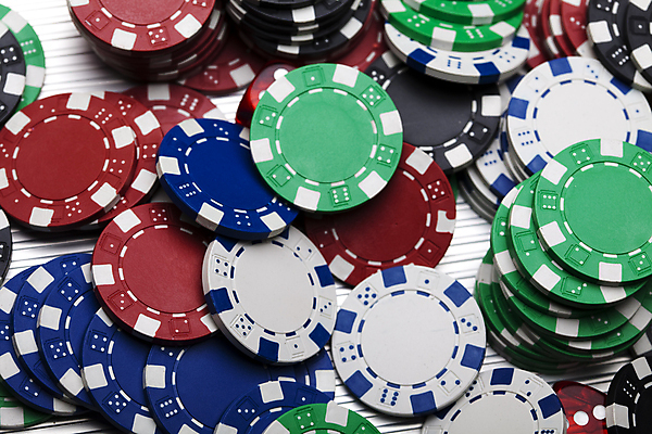 포토 JPG 해외이미지 실내 사람없음 포커칩 도박 가득함 카지노 겜블 해외202004 해외포토 내부 포커 파일형식 이미지허브