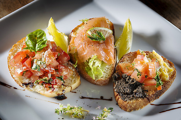 포토 JPG 해외이미지 접시 음식 빵 백그라운드 토마토 샌드위치 건강 요리 사람없음 목재 이탈리아 흰색 시골 신선 애피타이저 바게트 지중해 만취 허브 카나페 향신료 올리브 반죽 토스트 연어 바질 점심식사 브루스케타 개조 해외202004 해외포토 나무 식물 식기 열매 유럽 바다 컬러 채소 재료 서양음식 어류 식사 술취함 향미료 파일형식 이미지허브