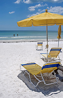 포토 JPG 해외이미지 구름 모래 파도 바다 여행 의자 탁자 휴가 그림자 사람 사람없음 야외 물 여름 파란색 햇빛 맑음 봄 그늘 휴양지 수평선 해외202004 해외포토 자연요소 계절 컬러 가구 날씨 태양 장소 파일형식 이미지허브