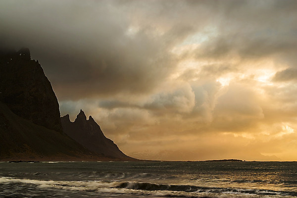 포토 JPG 해외이미지 구름 모래 바다 섬 여행 자연 하늘 산 아이슬란드 풍경 사람없음 야외 가로 초록색 일출 검은색 황무지 망토 모래언덕 언덕 빙하 화산 절정 해외202004 해외포토 자연요소 유럽 컬러 노을 생태계 파일형식 이미지허브