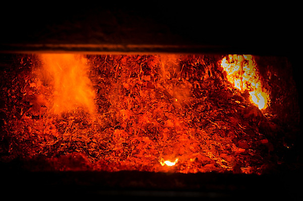 포토 JPG 해외이미지 산업 포즈 오렌지 공장 불꽃 사람없음 빨간색 빛 금속 흐름 프랑스 업무 뜨거움 액체 개울 붓기 제조 철 국자 매움 무거움 방앗간 곰팡이 광 알루미늄 용광로 제철소 주조 철강 화상 해외202004 해외포토 유럽 컬러 컨셉 과일 공업 모션 재질 주방용품 불 강 작업 무게 맛 상처 파일형식 이미지허브