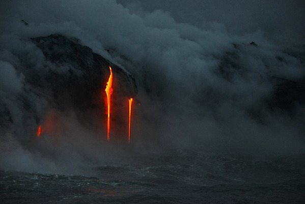 포토 JPG 해외이미지 바다 사람없음 야외 흐름 뜨거움 연기 위험 재해 화산 용암 화산섬 해외202004 해외포토 섬 컨셉 산 파일형식 이미지허브