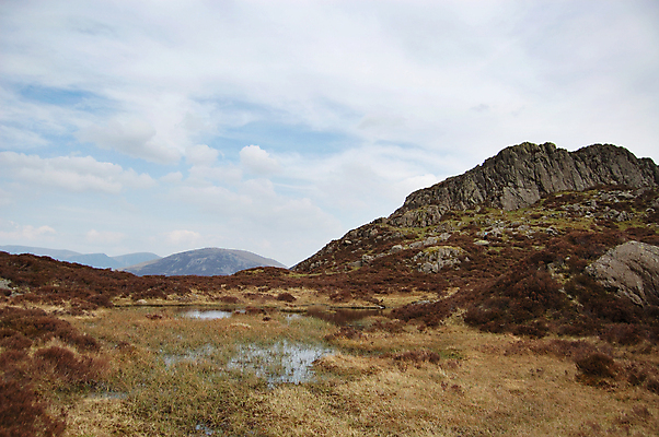 포토 JPG 해외이미지 구름 계절 공원 호수 여행 자연 하늘 잉글랜드 산 파노라마 풍경 사람없음 야외 초록색 물 파란색 햇빛 환경 계곡 침묵 하이킹 언덕 오르기 암초 내추럴 산악지대 웅장함 절정 컴브리아주 해외202004 해외포토 자연요소 공공시설 컬러 모션 레저 영국 촬영기법 태양 소리 생태계 파일형식 이미지허브