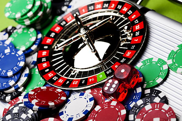 포토 JPG 해외이미지 실내 사람없음 포커칩 도박 카지노 주사위 룰렛 겜블 해외202004 해외포토 내부 게임 포커 파일형식 이미지허브