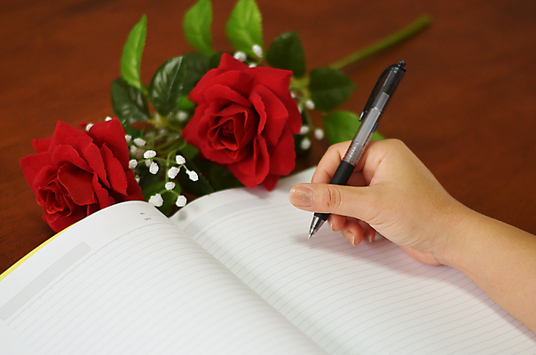 포토 JPG 해외이미지 라이프스타일 손 여자 꽃 종이 비즈니스 청소년 탁자 설계 실내 발렌타인데이 사랑 사람 사람없음 책 가로 장미 펜 다이어리 공백 기록 잡기 작업 편지 조언 필기체 해외202004 해외포토 식물 문자 감정 가구 컨셉 모션 데이이벤트 내부 생활 신체부위 필기구 사무용품 파일형식 이미지허브