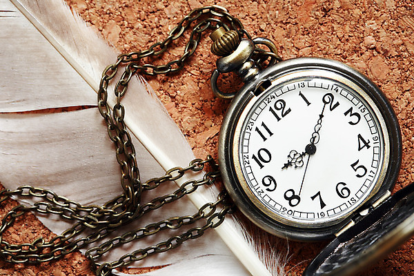 포토 JPG 해외이미지 디자인 시계 백그라운드 컨셉 날개 통신 표면 추상 친절 아이디어 창조 그림자 미술 사람없음 목재 펜 꿈 기록 시간 메시지 우아함 닫기 고독 편지 손목시계 깃털 질감 문학 코르크 깃털펜 단아함 시인 스타일 해외202004 해외포토 나무 직업 감정 무늬 재료 장신구 모션 문화예술 필기구 파일형식 이미지허브