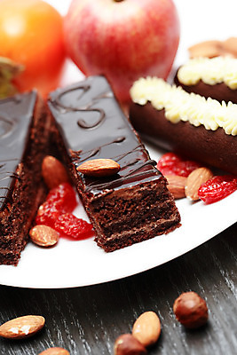 포토 JPG 해외이미지 접시 음식 디저트 사탕 사람없음 케이크 초콜릿 견과류 달콤 사과 땅콩 아몬드 페스츄리 해외202004 해외포토 식기 빵 과일 맛 파일형식 이미지허브