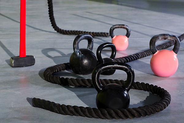 포토 JPG 해외이미지 밧줄 바닥 실내 건강 사람없음 운동 헬스장 케틀벨 크로스핏 해외202004 해외포토 줄 내부 헬스 파일형식 이미지허브