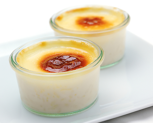 포토 JPG 해외이미지 실내 사람없음 두개 흰배경 푸딩 크렘브륄레 해외202004 해외포토 백그라운드 2 디저트 내부 흰색 파일형식 이미지허브