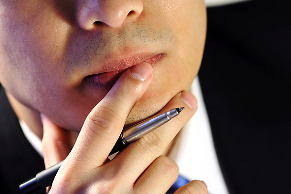 포토 JPG 해외이미지 직업 손 남자 여유 비즈니스 노동자 한명 사람 사무실 침묵 환자 업무 비즈니스맨 기다림 제조 대표 종업원 동료 경영자 리더 경영 해외202004 해외포토 1 감정 의학 관계 모션 신체부위 소리 작업 직장인 파일형식 이미지허브