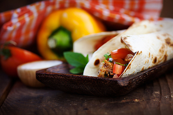 포토 JPG 해외이미지 접시 음식 빵 토마토 채소 재료 고추 오이 패스트푸드 샌드위치 건강 육류 옥수수 요리 사람없음 빨간색 초록색 식당 식사 저녁식사 치킨 샐러드 소고기 덮개 신선 뜨거움 맛 그릴 상추 먹기 가득함 속도 유기농 매움 후추 타코 점심식사 살사댄스 페스츄리 해외202004 해외포토 식기 웰빙 컬러 컨셉 식재료 모션 주방용품 곡류 상점 뚜껑 춤 인스턴트 향신료 닭고기요리 파일형식 이미지허브