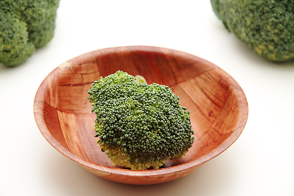 포토 JPG 해외이미지 음식 줄기 채소 건강 사람없음 초록색 식사 수확 신선 사발 브로콜리 먹기 흰배경 양배추 날것 해외202004 해외포토 식물 컬러 백그라운드 농업 모션 흰색 사기그릇 파일형식 이미지허브