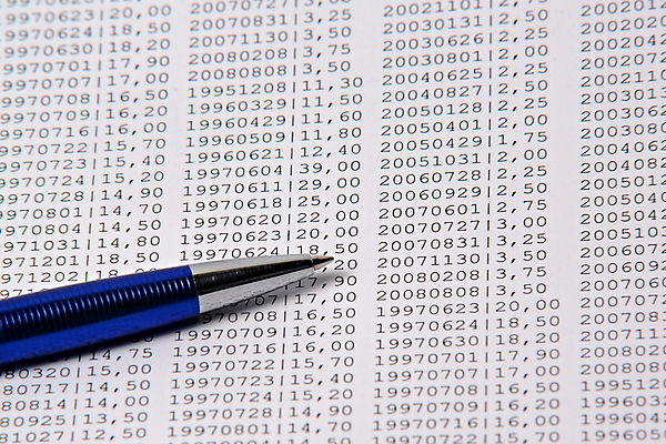 포토 JPG 해외이미지 손 계절 종이 돈 비즈니스 통계 설명 사람없음 금융 숫자 펜 자료 저축 정보 업무 재산 계획 주식 보고서 서식 문서 법 온라인 타입 회계 계좌 세금 수입 예산 적자 회계사 과세 해외202004 해외포토 직업 문자 컨셉 모션 신체부위 경제 필기구 작업 파일형식 이미지허브