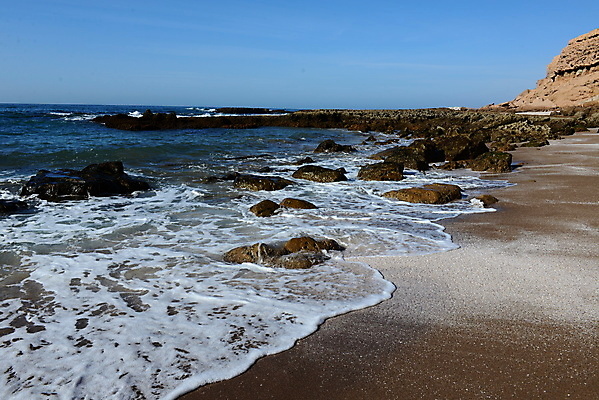 포토 JPG 해외이미지 모래 바다 여행 아프리카 하늘 휴가 풍경 사람없음 야외 물 여름 파란색 태양 바위 장면 암초 모로코 대서양 수평선 해외202004 해외포토 자연요소 계절 나라 컬러 돌_바위 파일형식 이미지허브